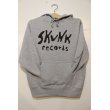 画像1: SKUNK records-FRONT Logo Pull HOODIE -GRAY- (1)