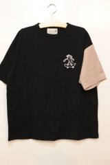 画像: [LOU DOG] LOUDOGビッグロゴSKATETシャツ -Black/Smoky Pink-